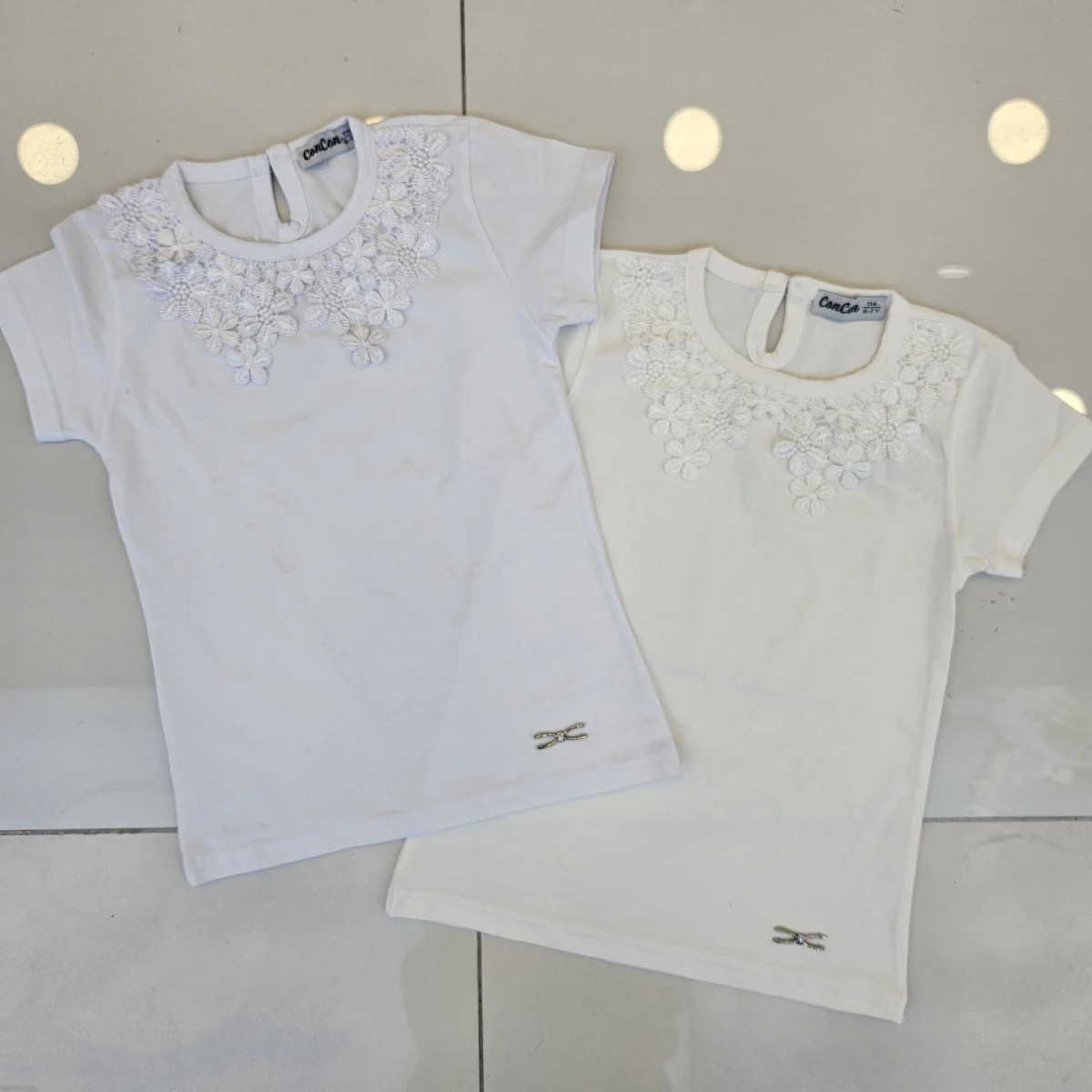 T-SHIRT YAKA DANTELLI AKSESUARLI K.KOL