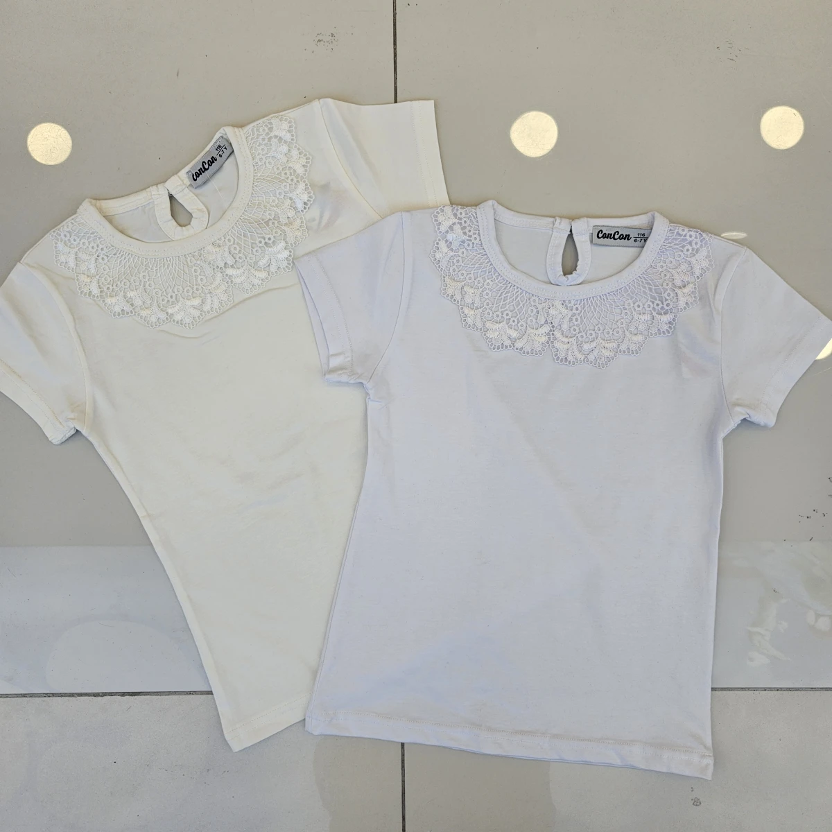 T-SHIRT YAKA DANTELLI K.KOL