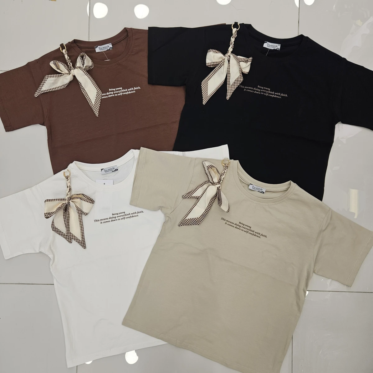 TSHIRT KIZ BEING YOU BAKS. K KOL AKSESUARLI